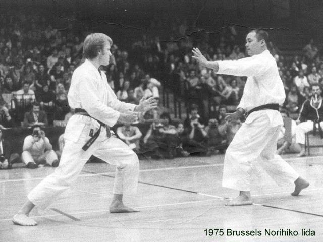 ../Images/1_Iida Brussels 1975g.jpg